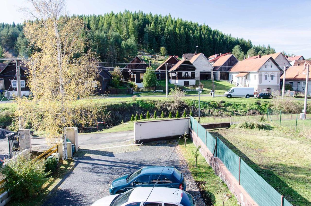 Vila Rhea Vazec Bagian luar foto
